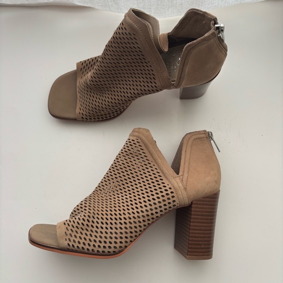 Vince‎ Camuto | Katnina Perforated Nubuck Open Toe Shooties Sz 9M - Picture 3 of 8